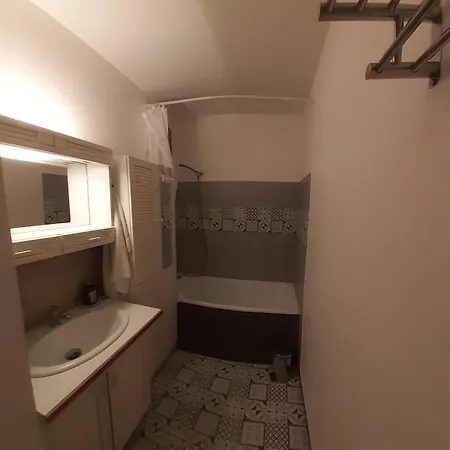 Rdc 6 Couchages Avec Garage Apartment Nimes