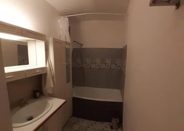 Rdc 6 Couchages Avec Garage Apartment Nimes